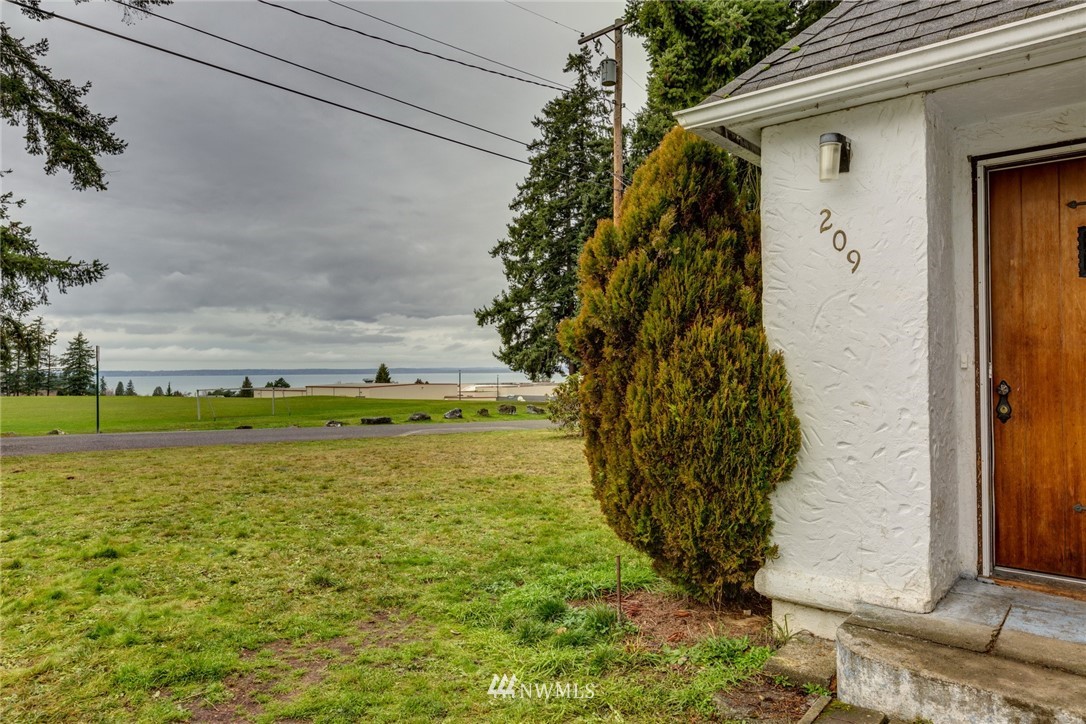 209 Parkridge Road Bellingham, WA 98225 - Photo 30 of 33 a view of a yard