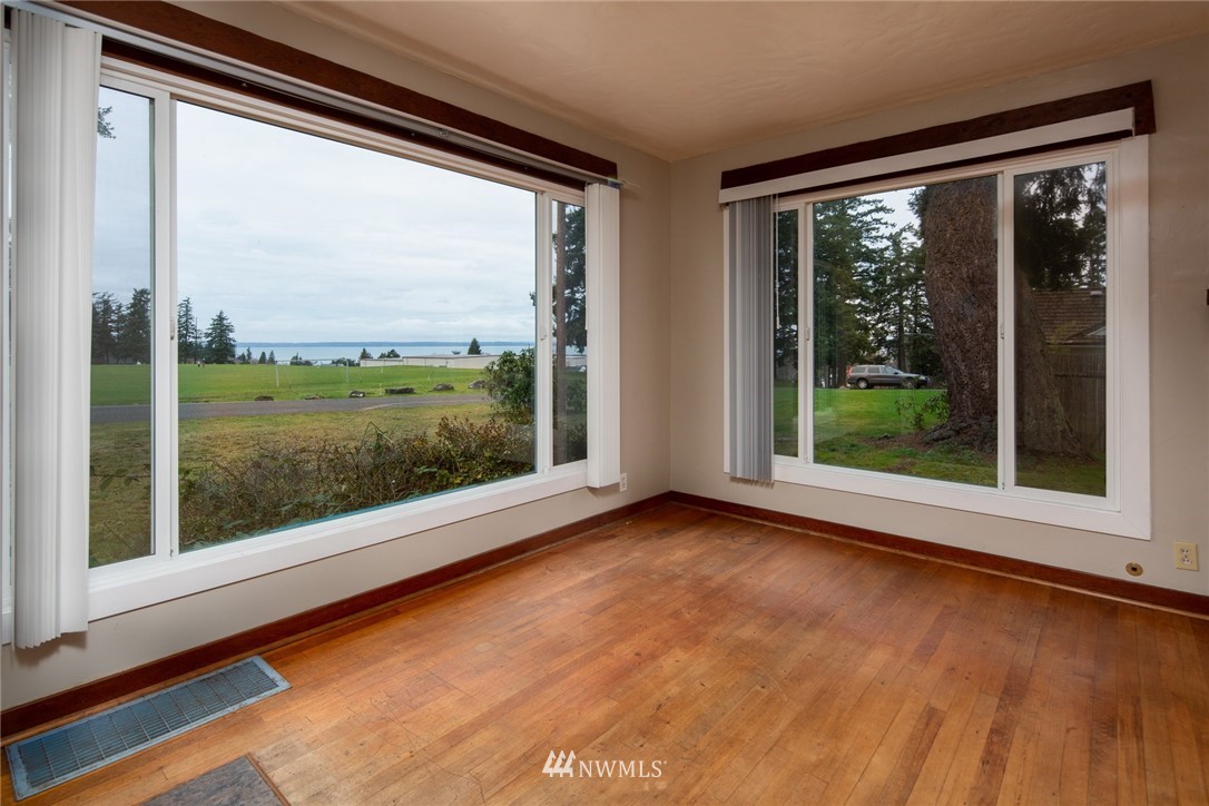 209 Parkridge Road Bellingham, WA 98225 - Photo 8 of 33 a view of a room with window back yard and mountain view in back
