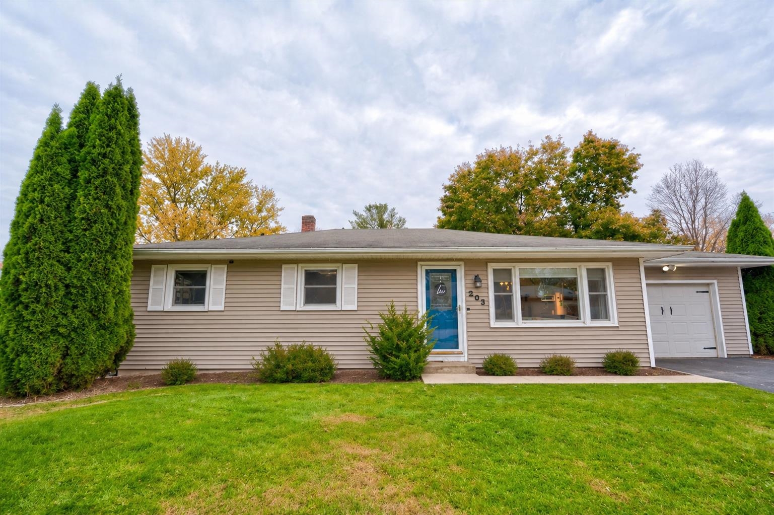 203 South Kerch Street Brooklyn, WI 53521 - Photo 3 of 53