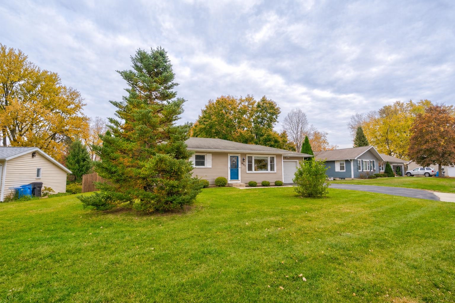 203 South Kerch Street Brooklyn, WI 53521 - Photo 4 of 53