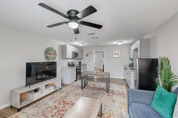 $1,200 | 1532 Whitaker Avenue, Dallas, TX 75216