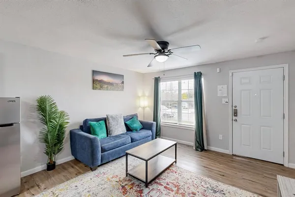 $1,200 | 1532 Whitaker Avenue, Dallas, TX 75216