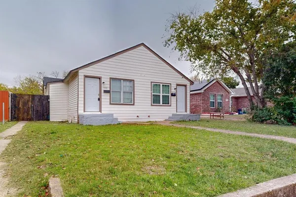 $1,200 | 1532 Whitaker Avenue, Dallas, TX 75216
