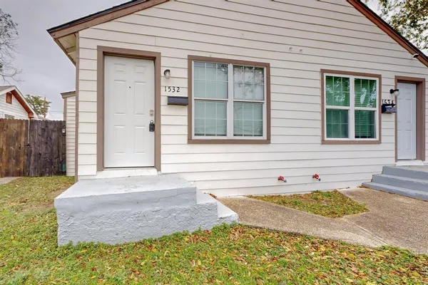 $1,200 | 1532 Whitaker Avenue, Dallas, TX 75216