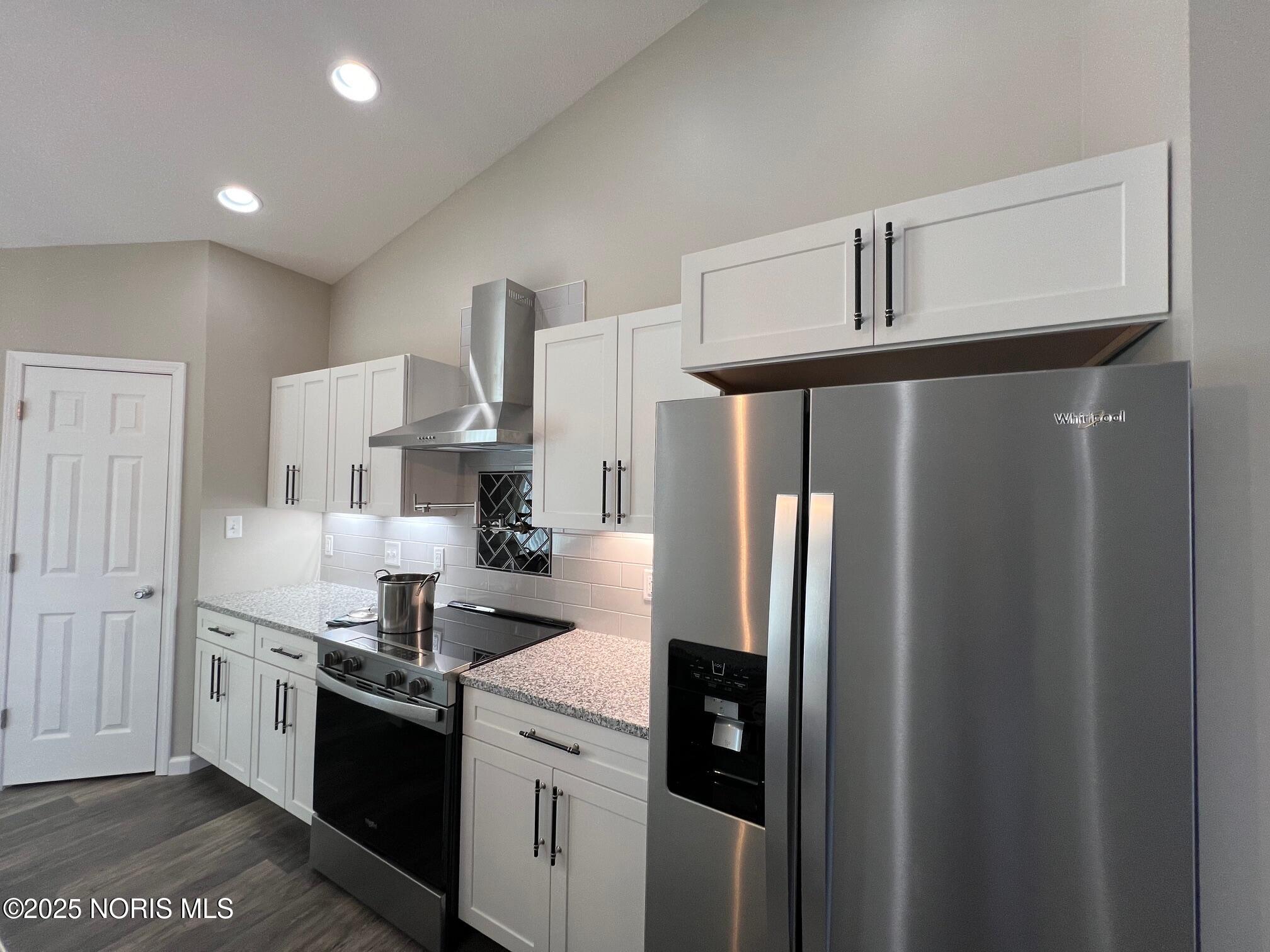 987 Greenbrier Road, Unit 102 Upper Sandusky, OH 43351 - Photo 10 of 27 IMG_1445