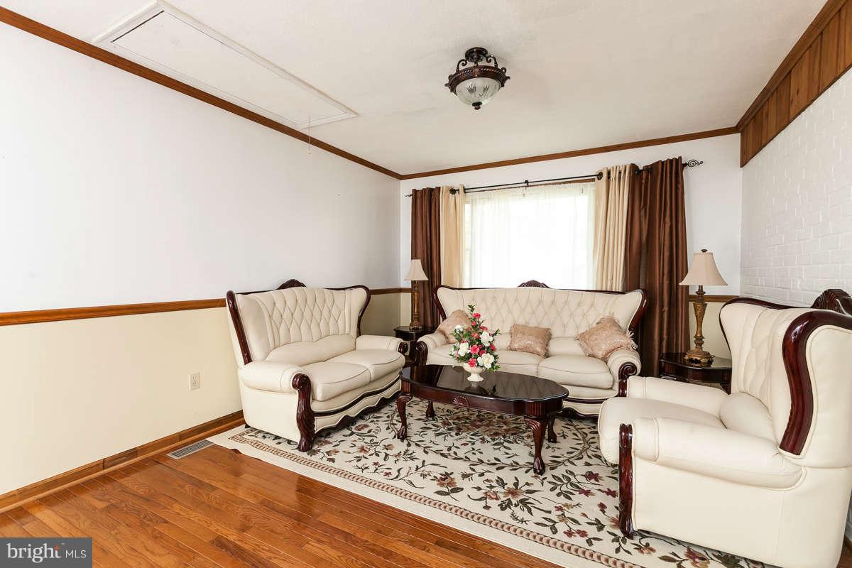 4202 Delancy Drive Silver Spring, MD 20906 - Photo 6 of 30 Living Room