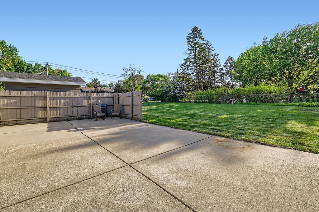9720 Upton Road Bloomington, MN 55431 - Photo 22 of 37