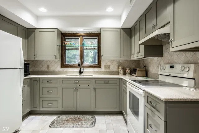 $325,000 | 2720 Amherst Street, Indianapolis, IN 46268