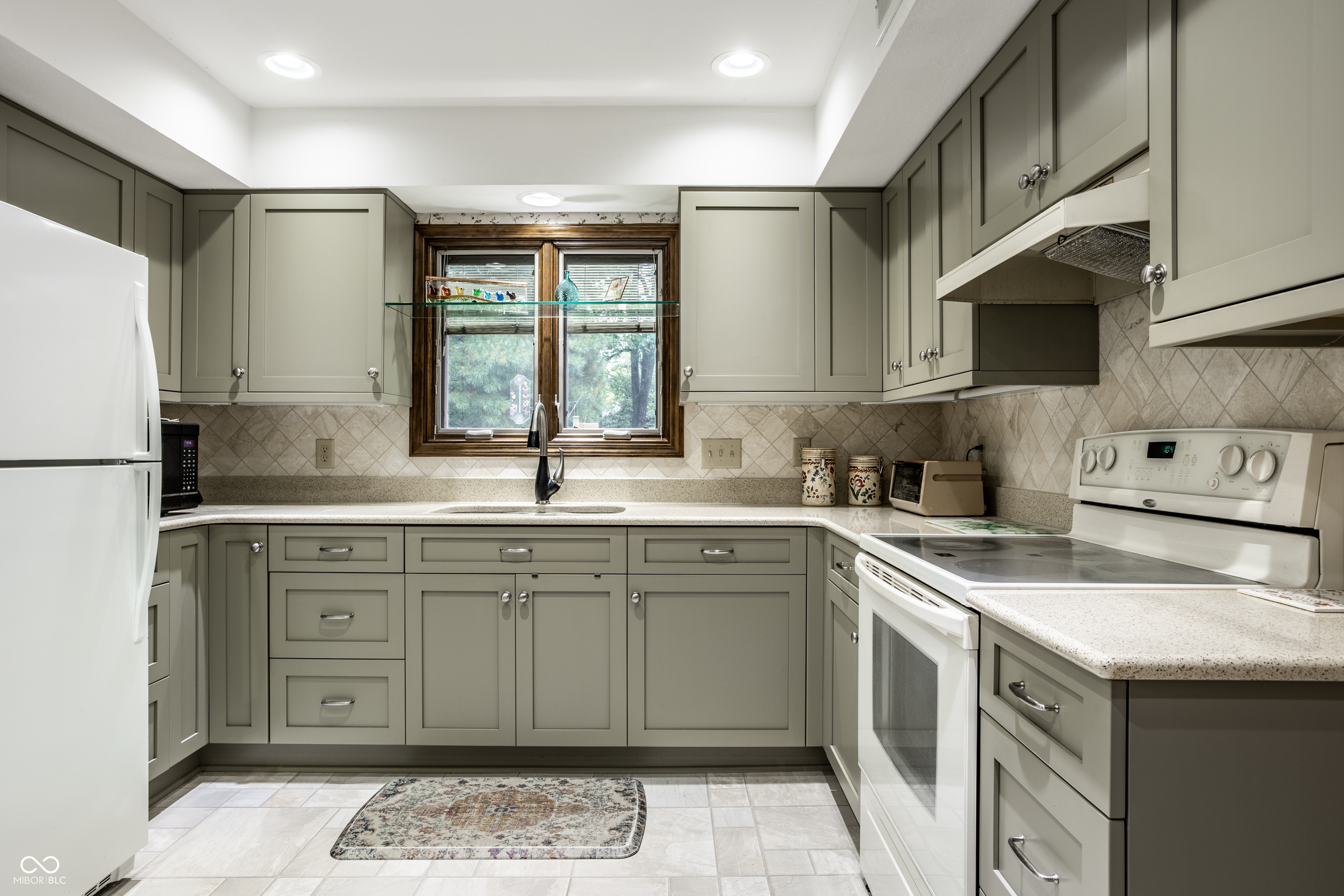 2720 Amherst Street Indianapolis, IN 46268 - Photo 18 of 44