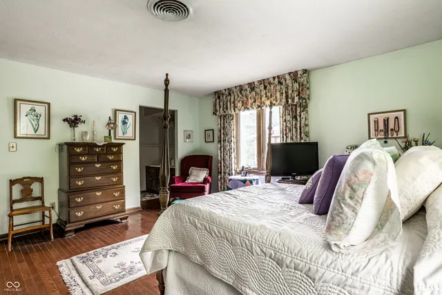 $325,000 | 2720 Amherst Street, Indianapolis, IN 46268