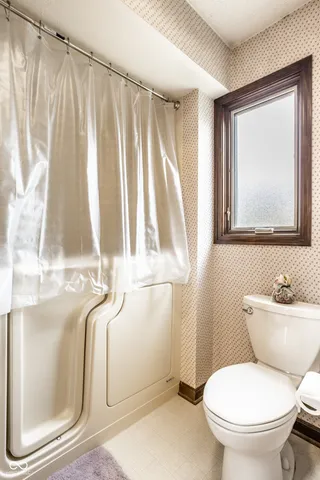 $325,000 | 2720 Amherst Street, Indianapolis, IN 46268