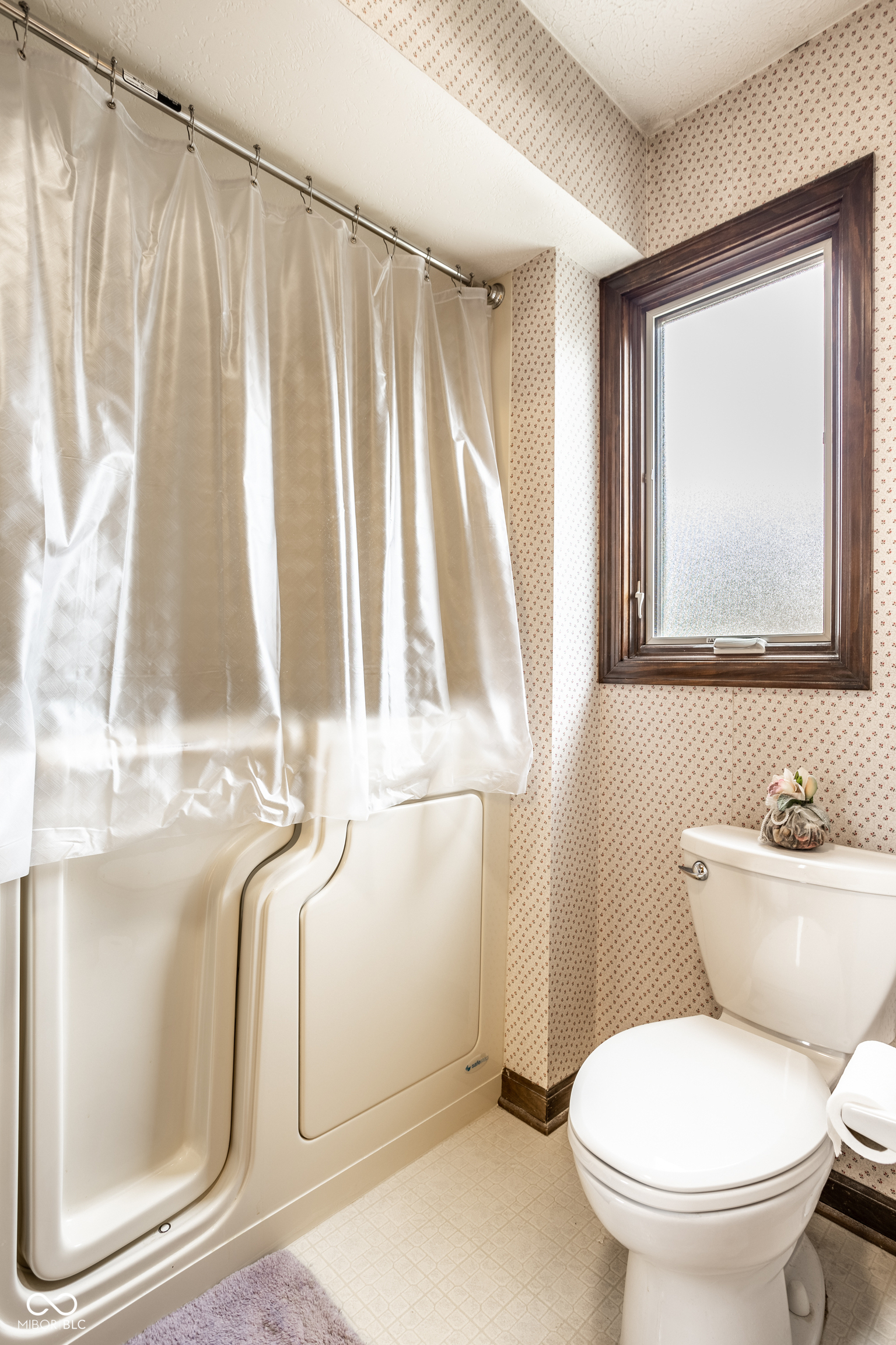 2720 Amherst Street Indianapolis, IN 46268 - Photo 29 of 44