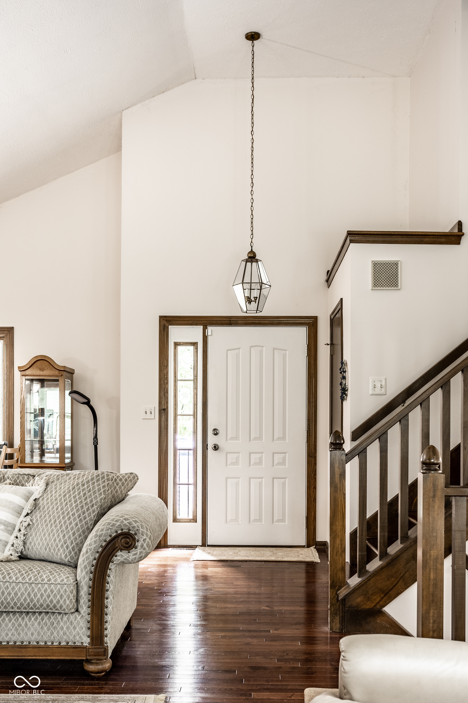 2720 Amherst Street Indianapolis, IN 46268 - Photo 5 of 44