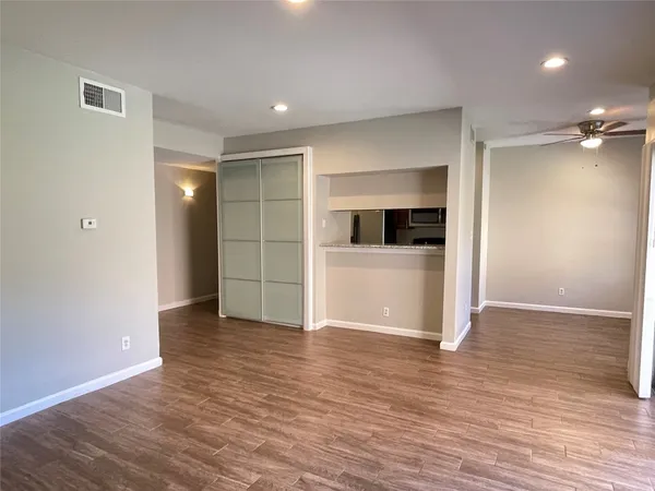 $1,350 | 6500 Harbor Town Drive, Unit 3101, Houston, TX 77036