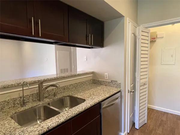 $1,350 | 6500 Harbor Town Drive, Unit 3101, Houston, TX 77036