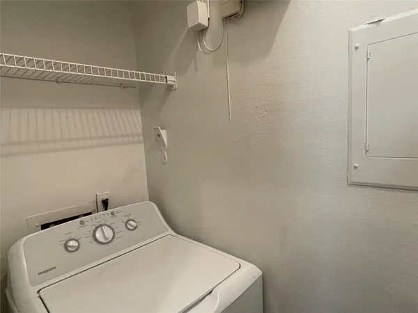 $1,350 | 6500 Harbor Town Drive, Unit 3101, Houston, TX 77036