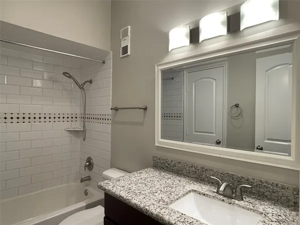 $1,350 | 6500 Harbor Town Drive, Unit 3101, Houston, TX 77036
