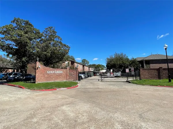$1,350 | 6500 Harbor Town Drive, Unit 3101, Houston, TX 77036