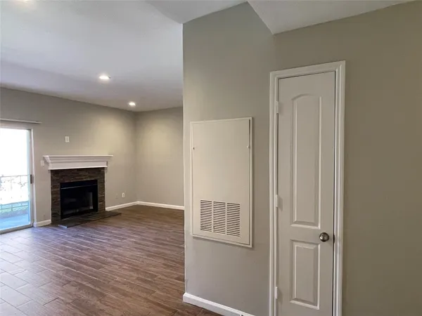 $1,350 | 6500 Harbor Town Drive, Unit 3101, Houston, TX 77036