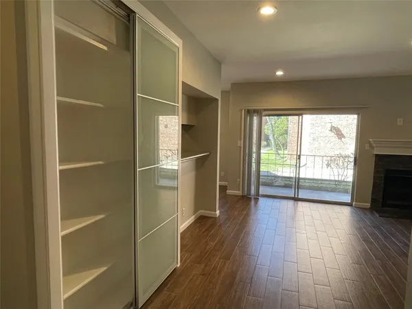$1,350 | 6500 Harbor Town Drive, Unit 3101, Houston, TX 77036