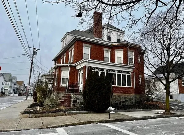 $3,400 | 139-141 Bucknam Street, Unit R, Everett, MA 02149