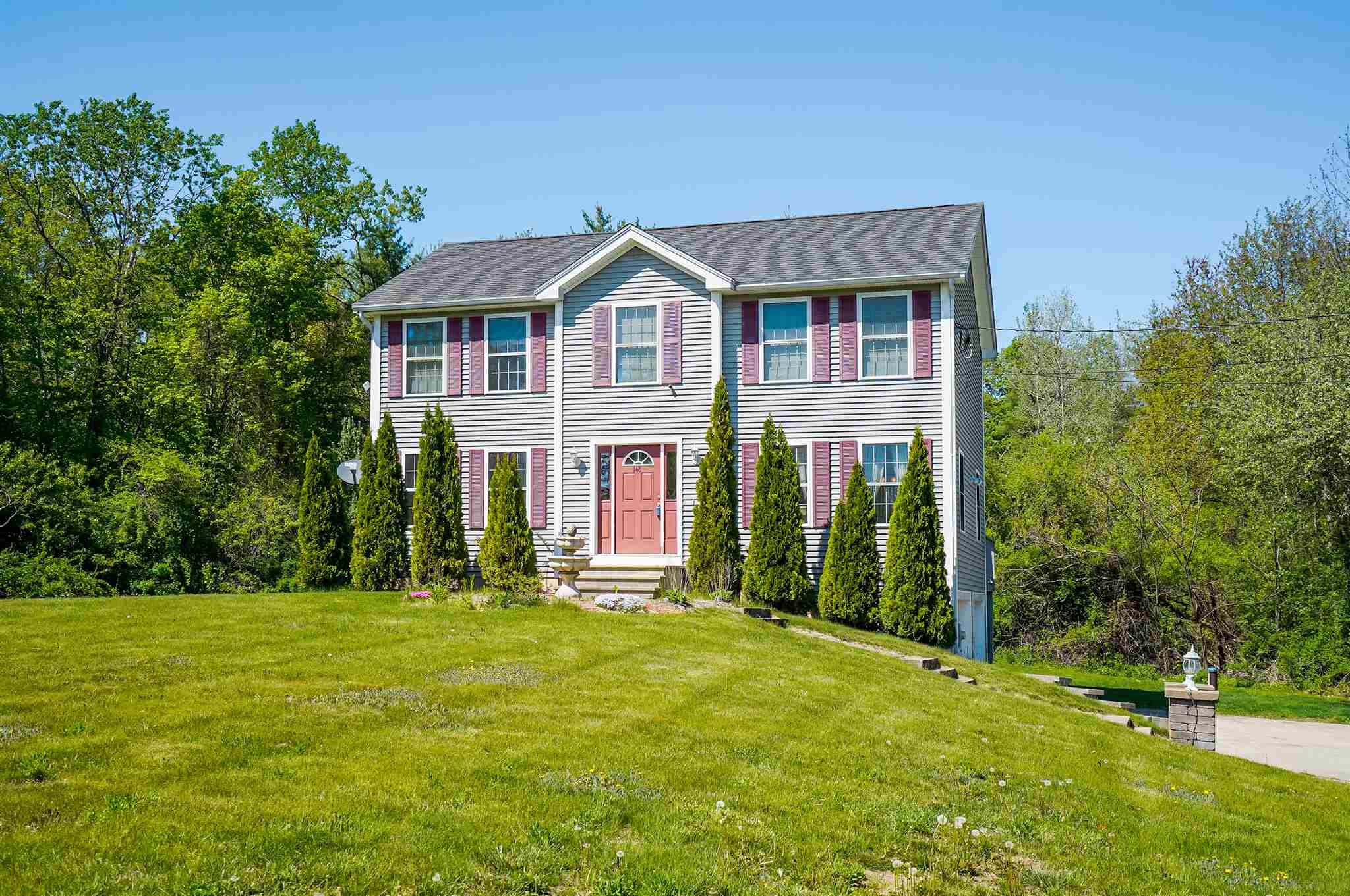 148 Island Pond Road Derry, NH 03038 - Photo 1 of 40