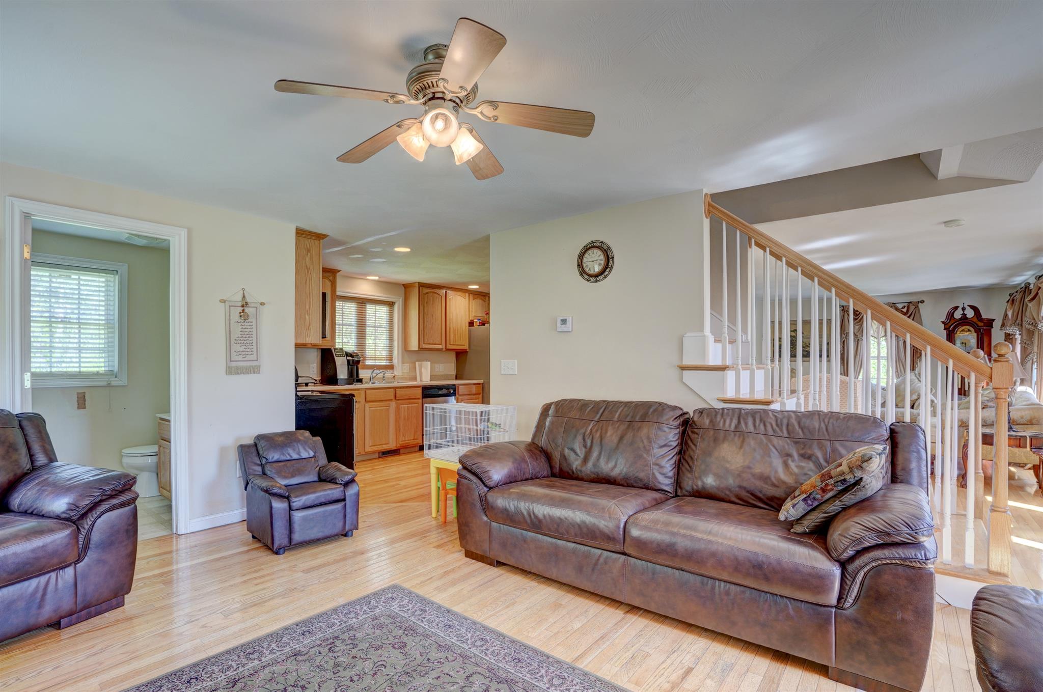 148 Island Pond Road Derry, NH 03038 - Photo 15 of 40