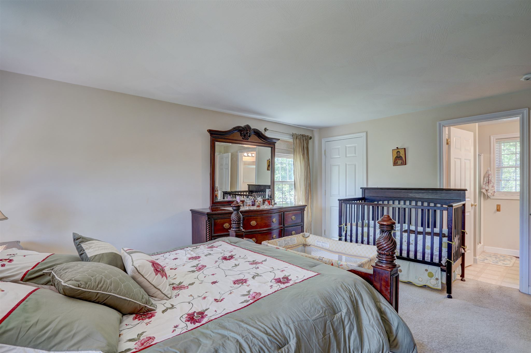 148 Island Pond Road Derry, NH 03038 - Photo 24 of 40
