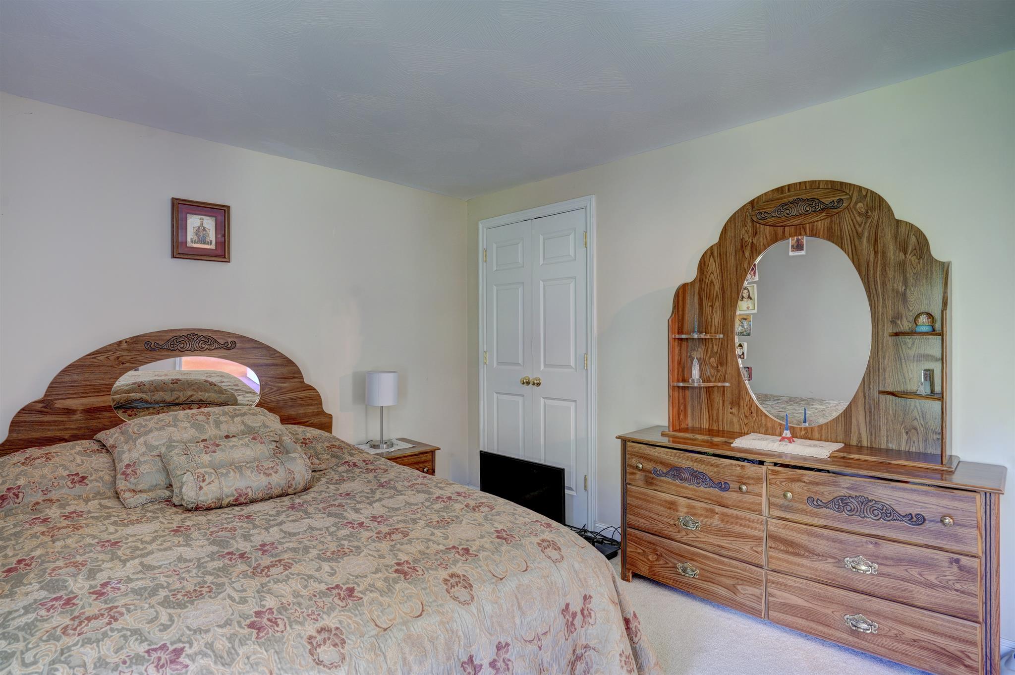 148 Island Pond Road Derry, NH 03038 - Photo 31 of 40