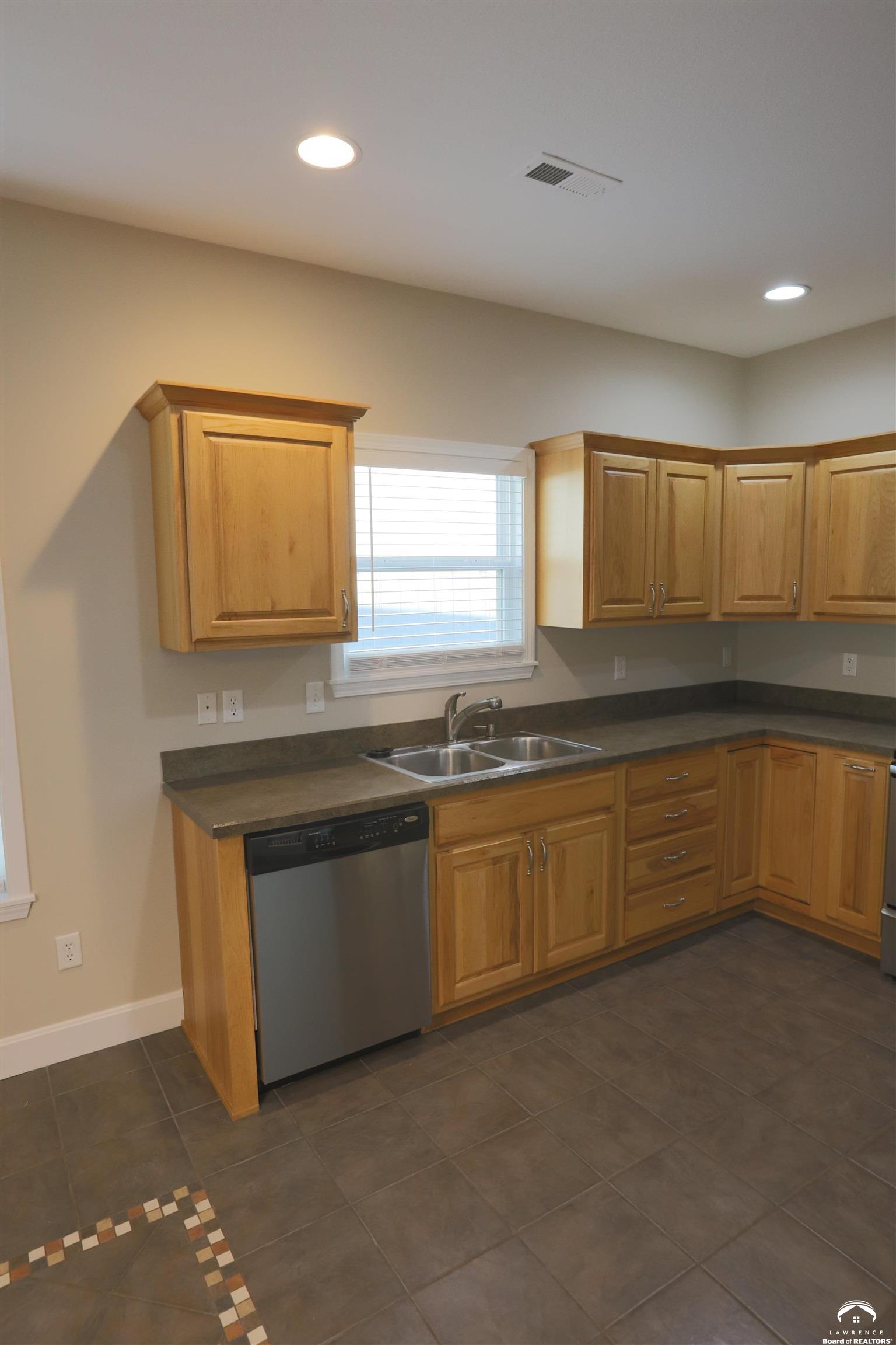 2919 Harper Street Lawrence, KS 66046 - Photo 7 of 28