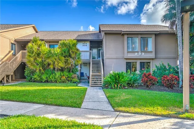 $6,500 | 233 Northeast Edgewater Drive, Unit 204, Stuart, FL 34996