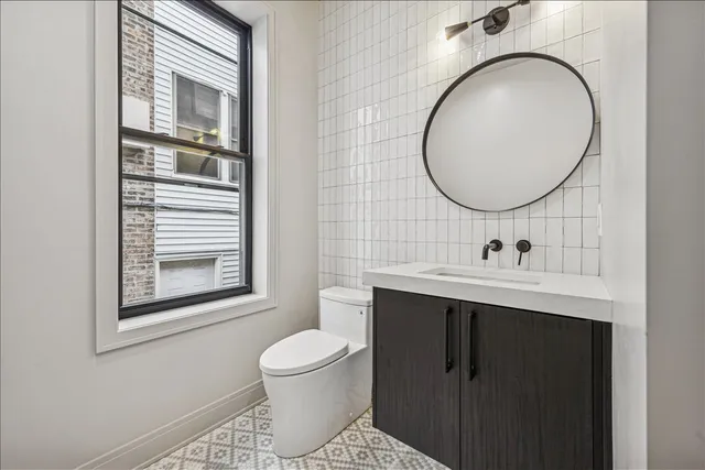 $1,250,000 | 2840 North Christiana Avenue, Chicago, IL 60618