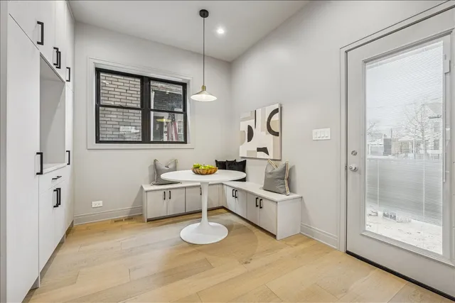 $1,250,000 | 2840 North Christiana Avenue, Chicago, IL 60618