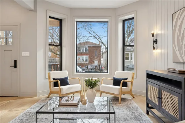 $1,250,000 | 2840 North Christiana Avenue, Chicago, IL 60618