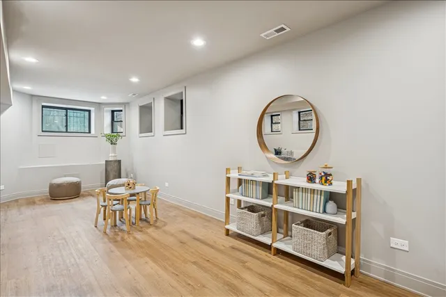 $1,250,000 | 2840 North Christiana Avenue, Chicago, IL 60618