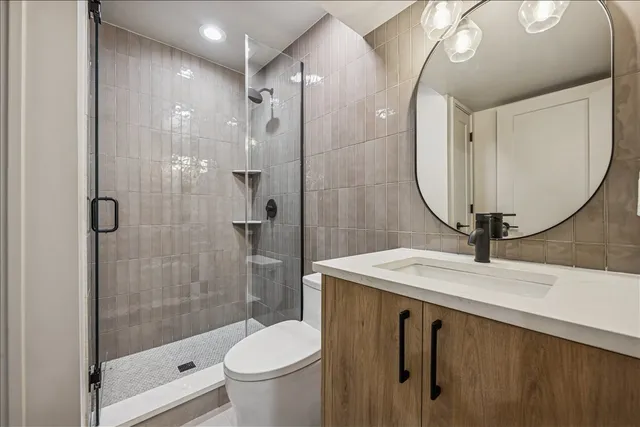 $1,250,000 | 2840 North Christiana Avenue, Chicago, IL 60618