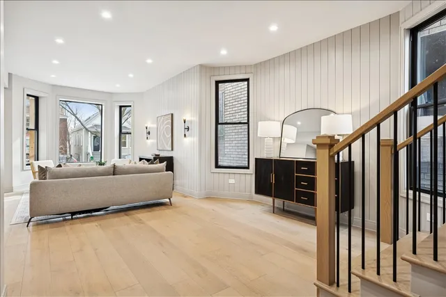 $1,250,000 | 2840 North Christiana Avenue, Chicago, IL 60618