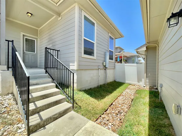 $2,195 | 401 Katmai Circle, Pflugerville, TX 78660