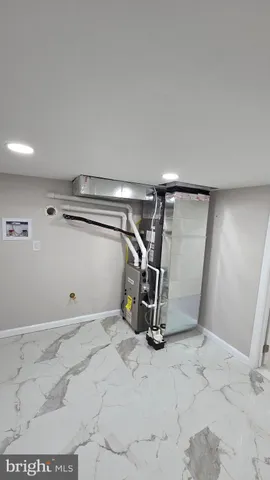 a view of utility room