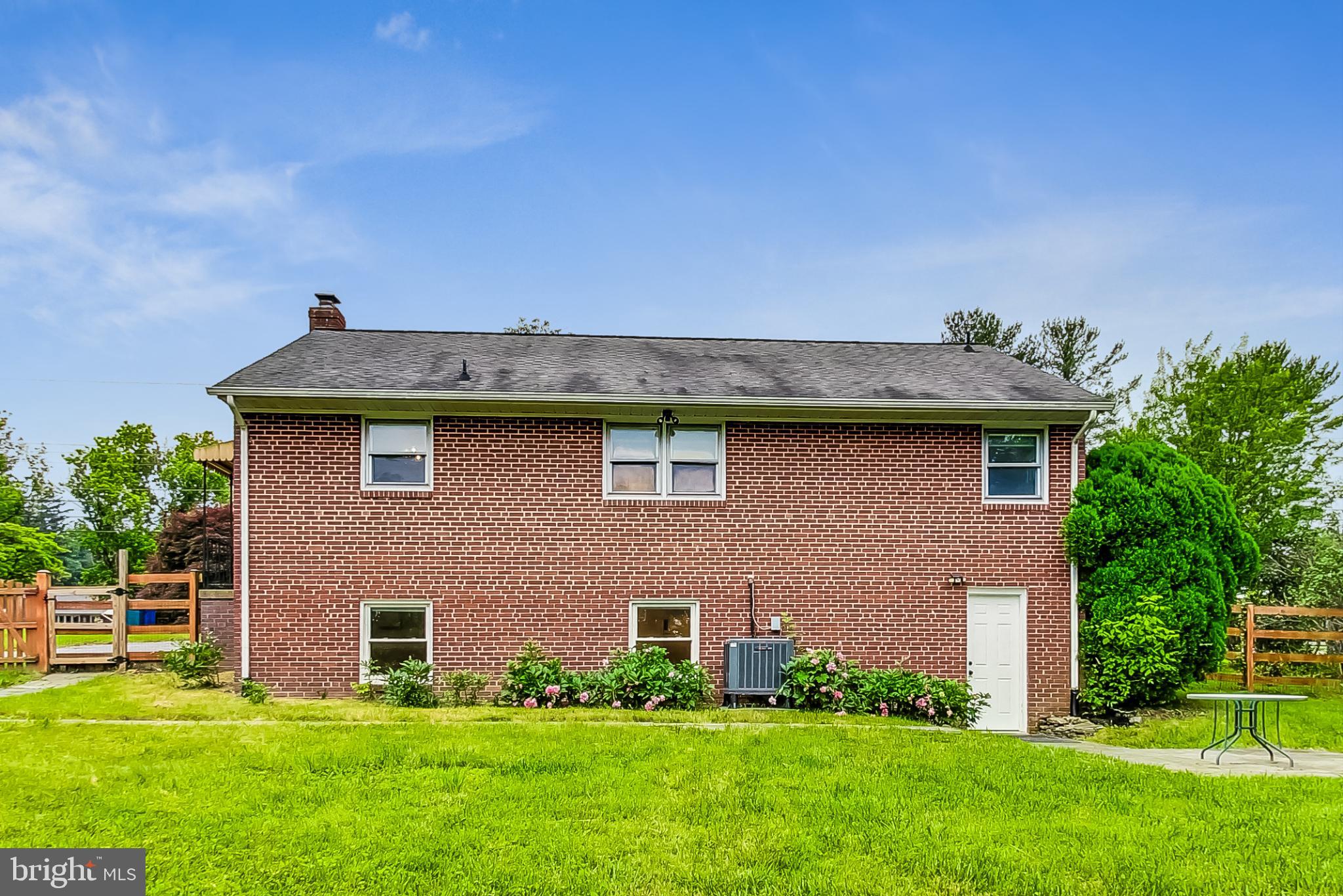 9137 Gue Road Damascus, MD 20872 - Photo 5 of 51