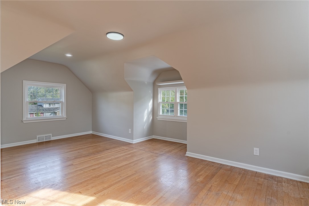 3390 Seaton Road Cleveland, OH 44118 - Photo 22 of 32