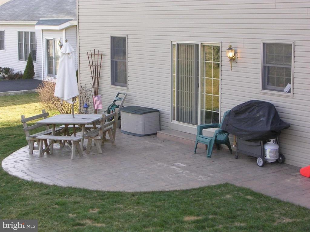 6 Lehigh Court Lititz, PA 17543 - Photo 2 of 10 Gallery Image 2