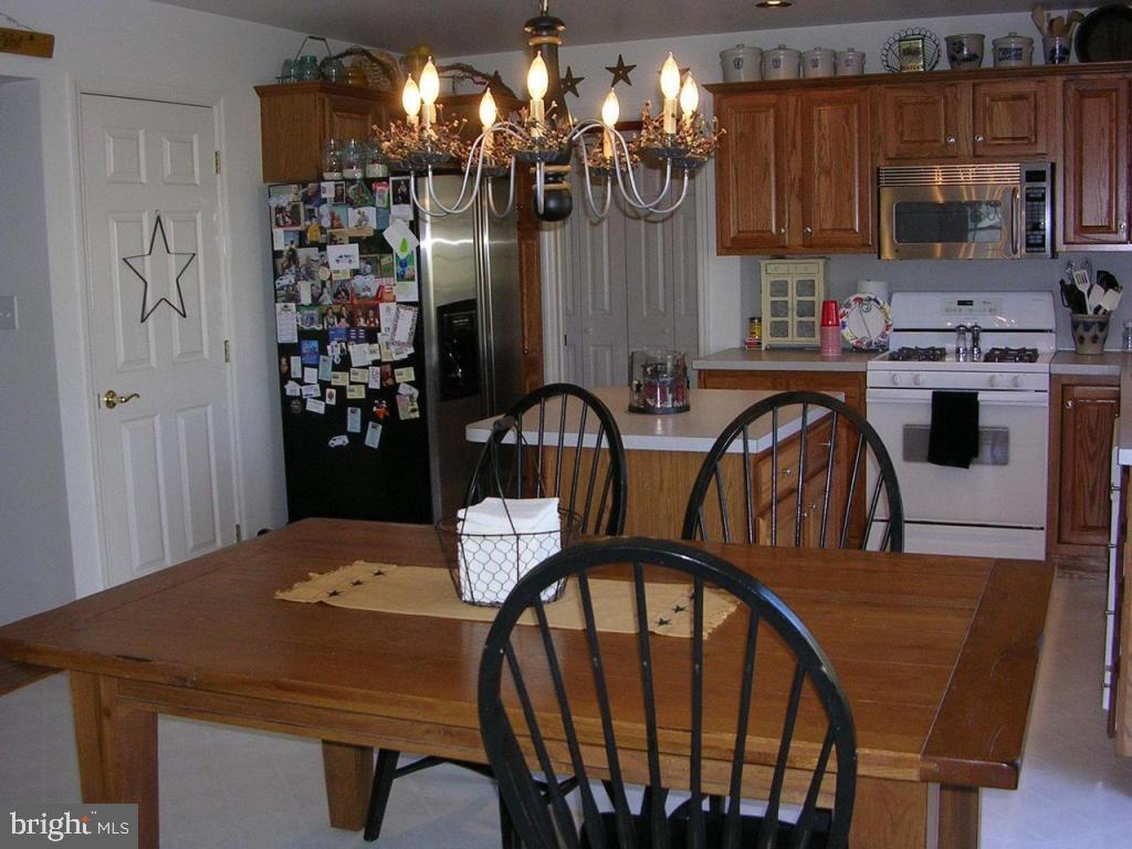 6 Lehigh Court Lititz, PA 17543 - Photo 4 of 10 Gallery Image 4