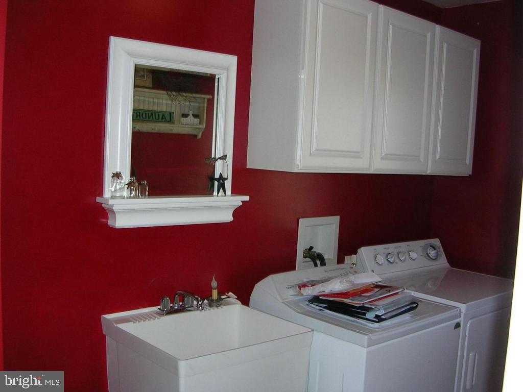 6 Lehigh Court Lititz, PA 17543 - Photo 8 of 10 Gallery Image 8