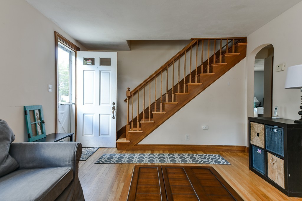 9 Thorpe Road Needham, MA 02494 - Photo 5 of 22