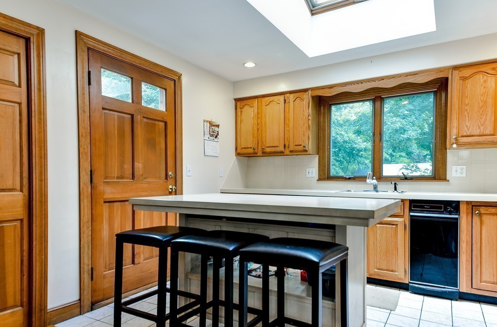 9 Thorpe Road Needham, MA 02494 - Photo 7 of 22