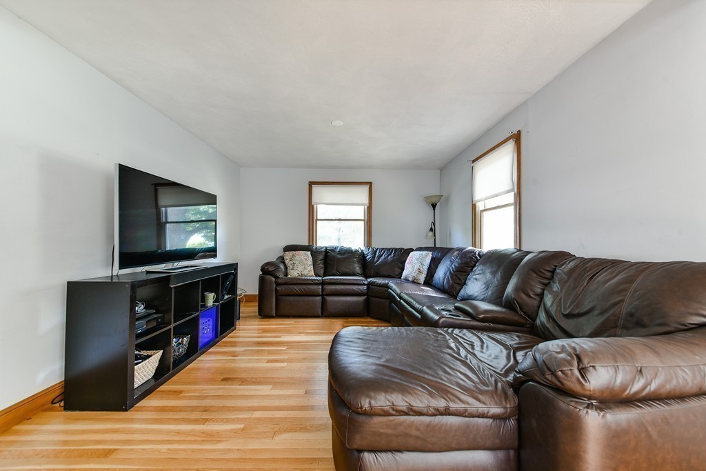 9 Thorpe Road Needham, MA 02494 - Photo 9 of 22