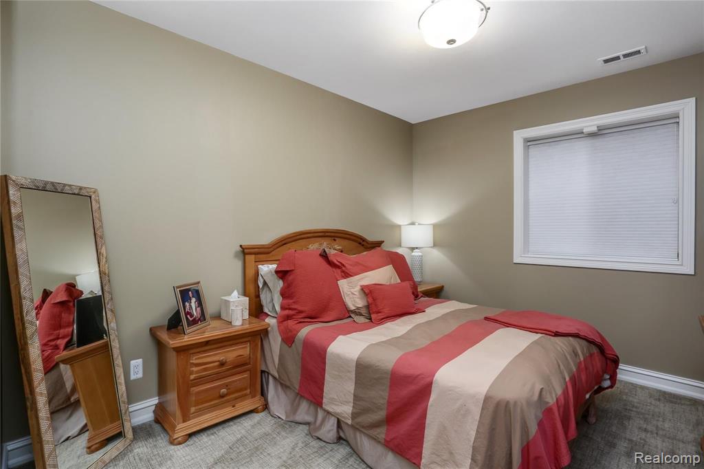 375 Glengarry Road Bloomfield Hills, MI 48301 - Photo 32 of 38 Gallery Image 32
