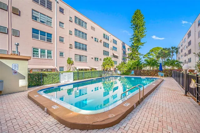 $135,000 | 5530 80th Street North, Unit C302, St. Petersburg, FL 33709