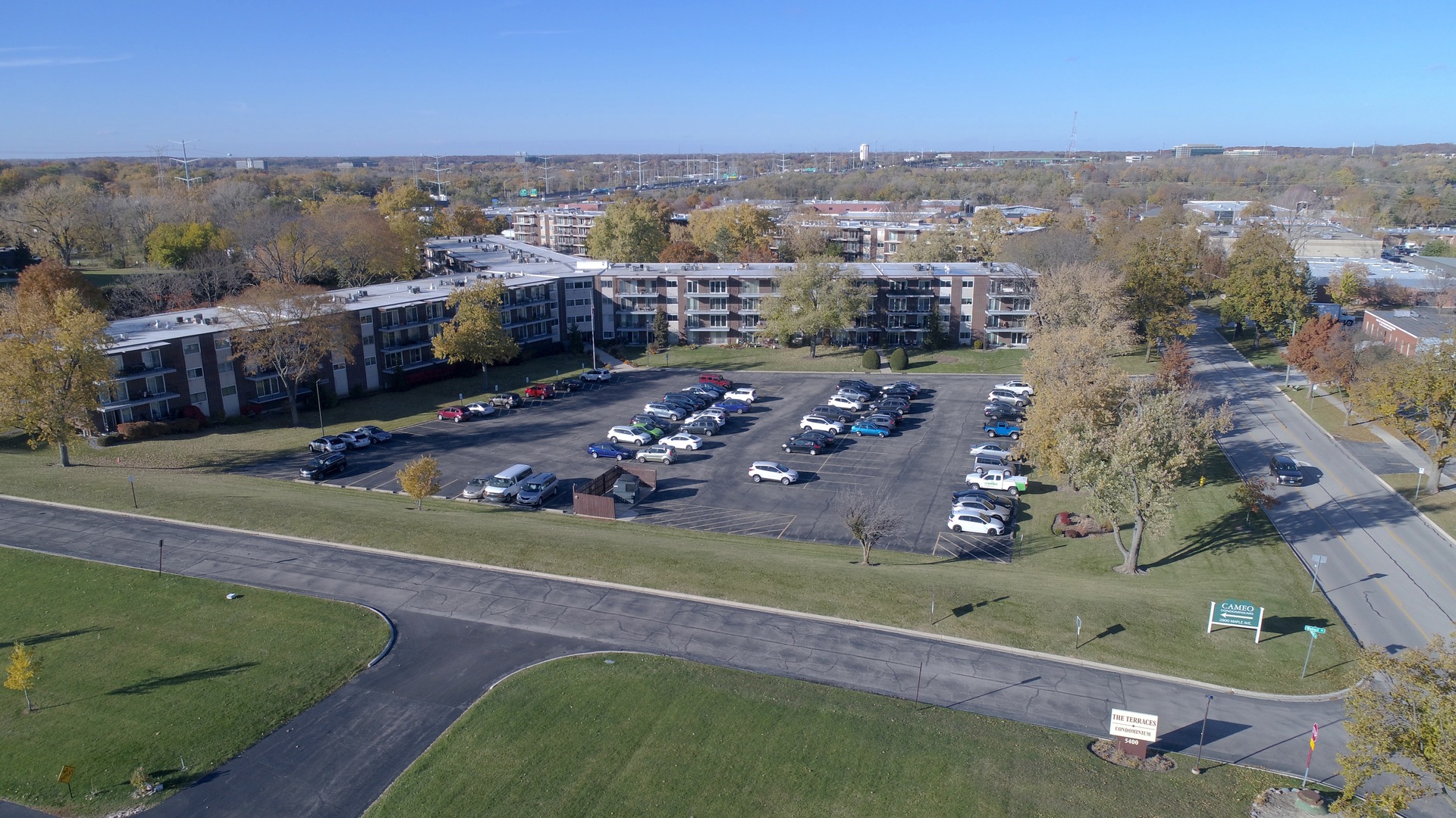 5540 Walnut Avenue, Unit 6B Downers Grove, IL 60515 - Photo 1 of 25 an aerial view of multiple house